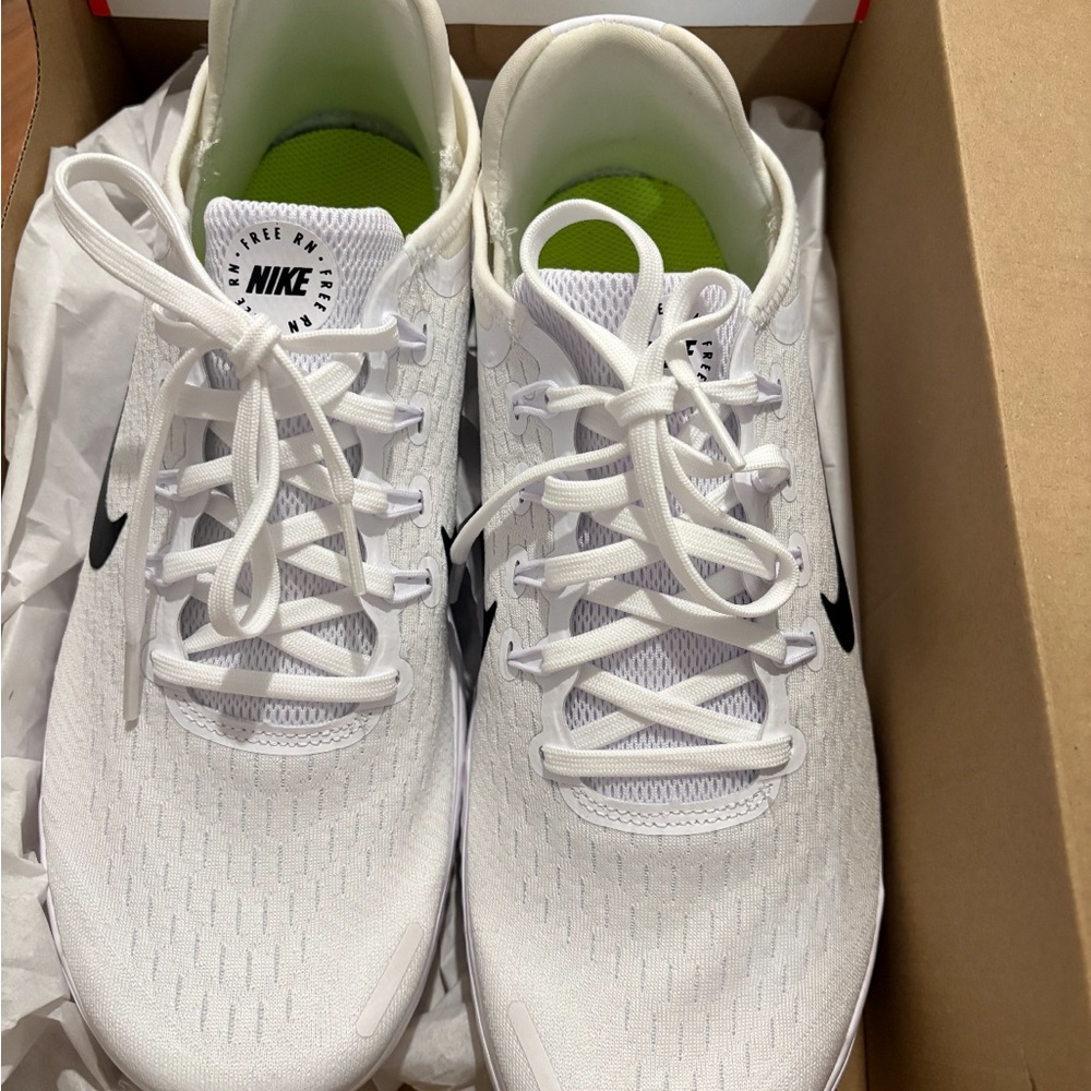 Nike Men's White Athletic Sneakers
